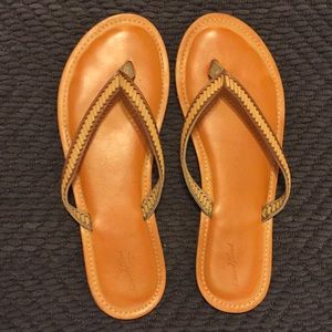 Universal Thread sandals